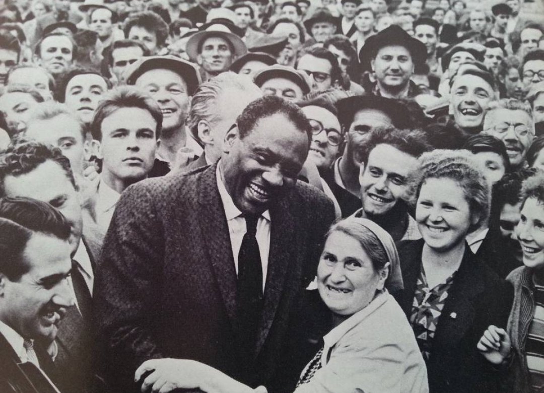 Paul Robeson- Behind the Curtain