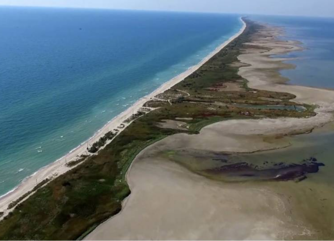 Lagoons. A Battle for Paradise