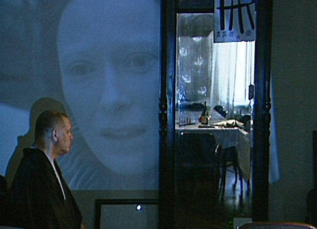 In the Bed of Surrealism. Sukuts