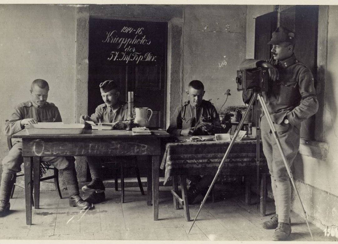 1914: A War of Images