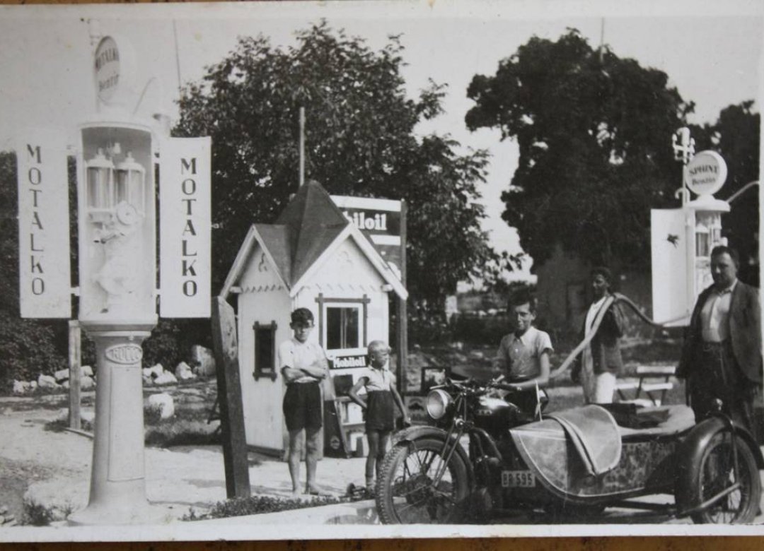 MOTALKO - The Chronicle of a Petrol Station