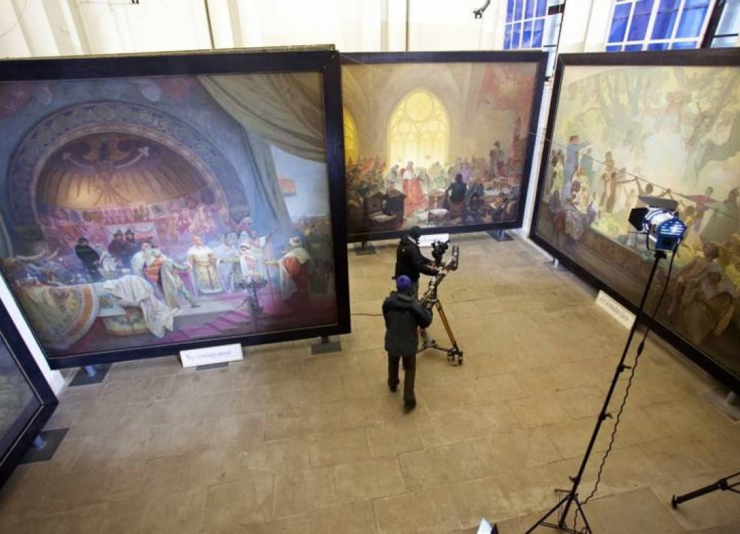 The Mucha Phenomenon